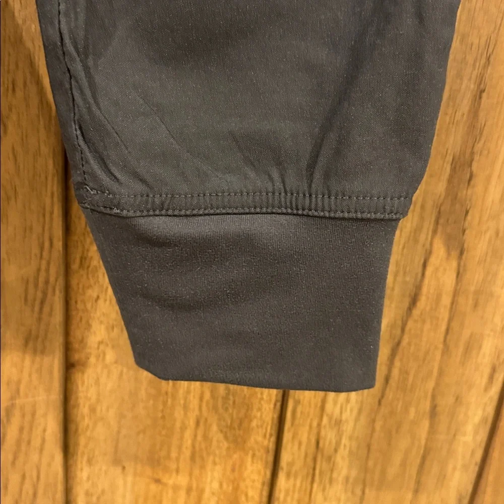 Prana Woman’s dark gray Cargo Pants size 4 - Picture 2 of 8